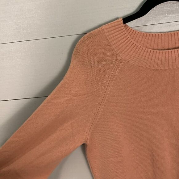 Vince wool/cashmere peach colored midweight sweater Womans size small - Picture 3 of 7